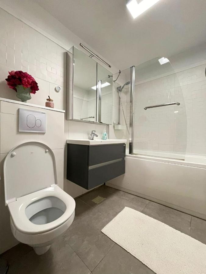 Start Apartments 2 Bukares Bagian luar foto
