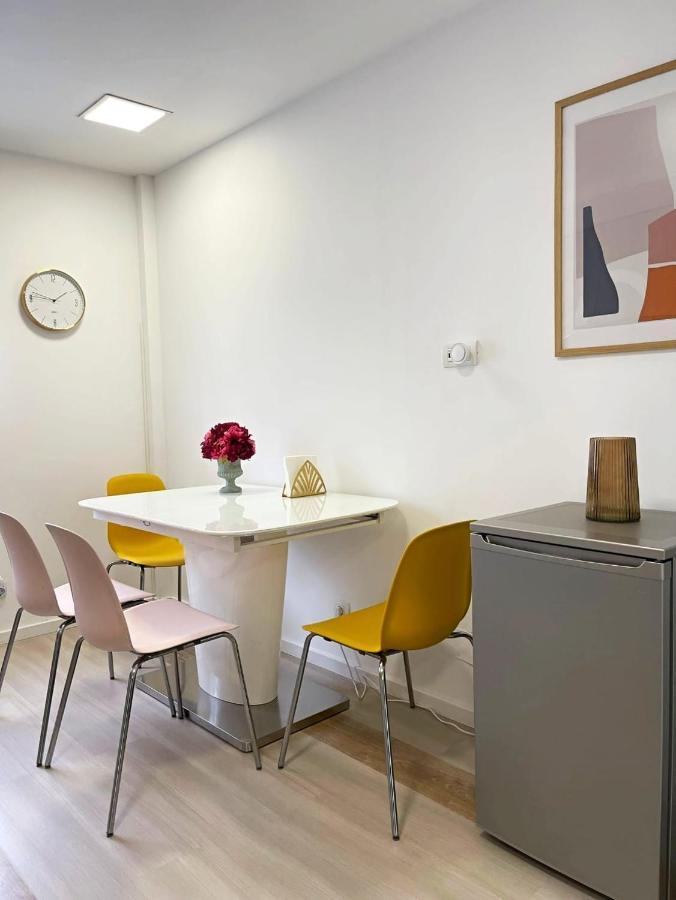 Start Apartments 2 Bukares Bagian luar foto