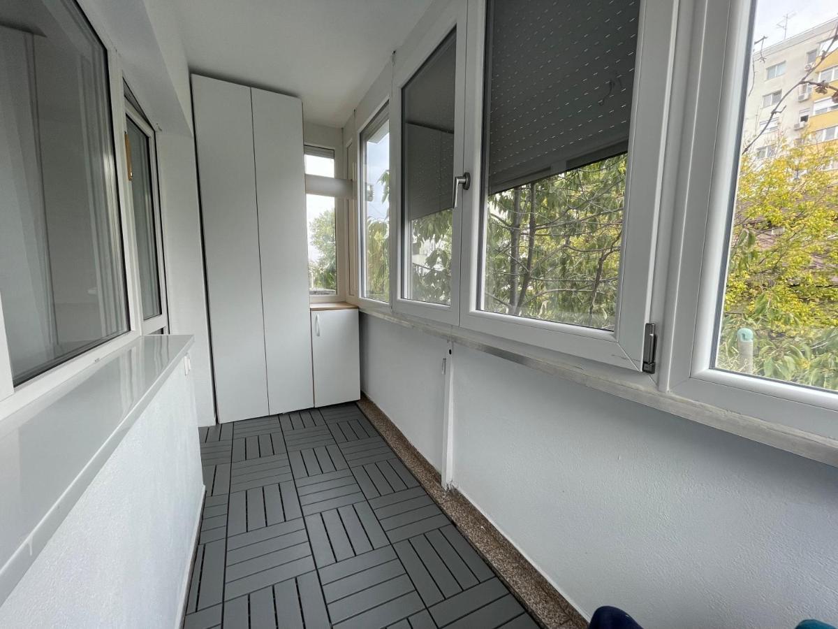Start Apartments 2 Bukares Bagian luar foto