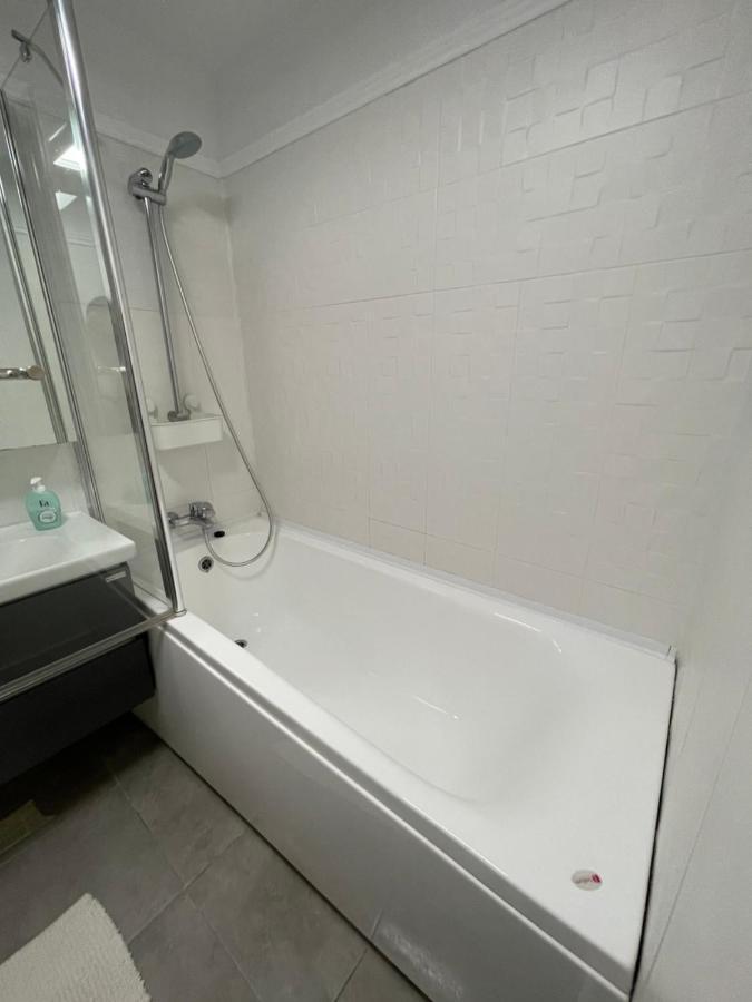 Start Apartments 2 Bukares Bagian luar foto