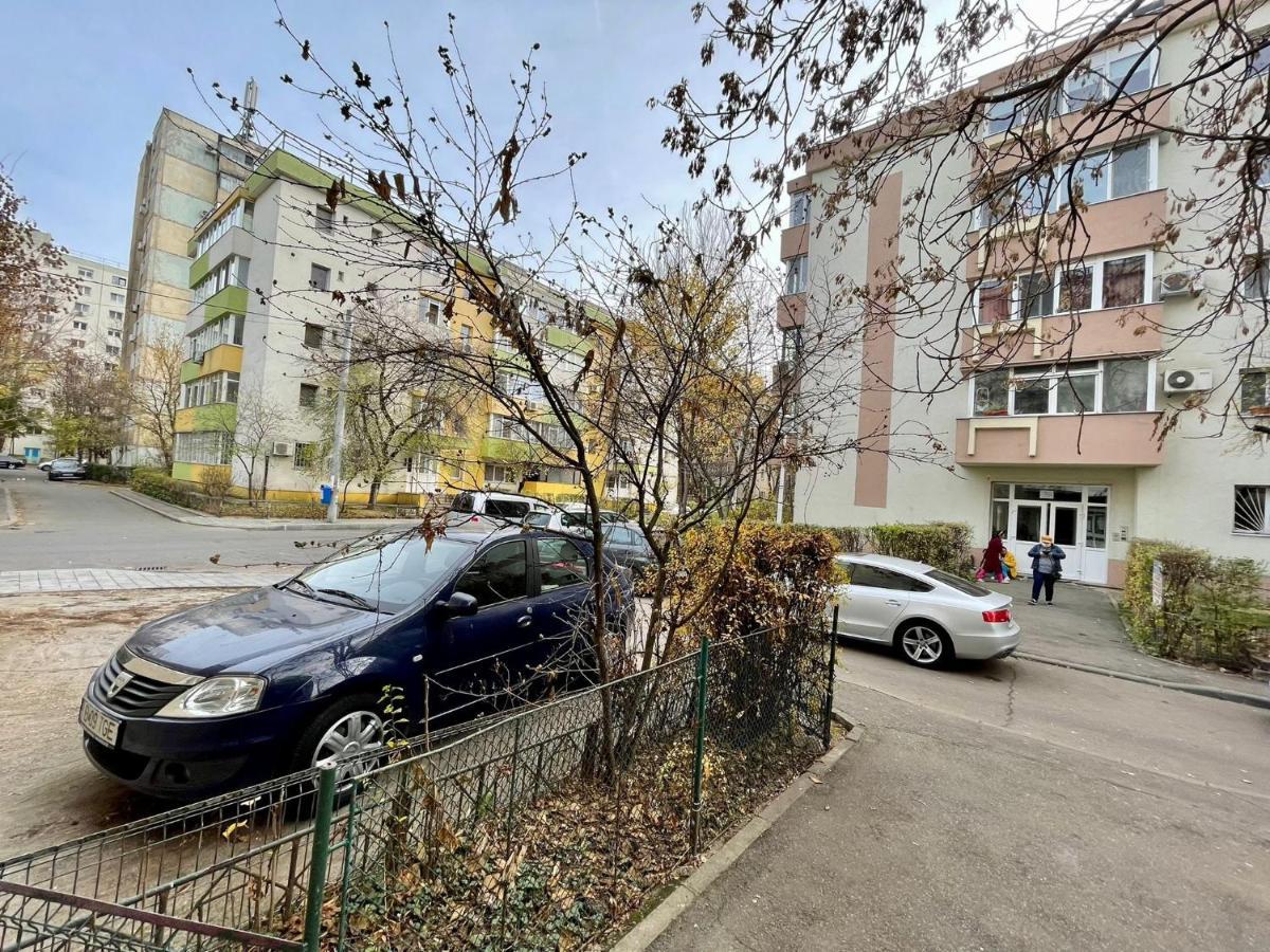 Start Apartments 2 Bukares Bagian luar foto
